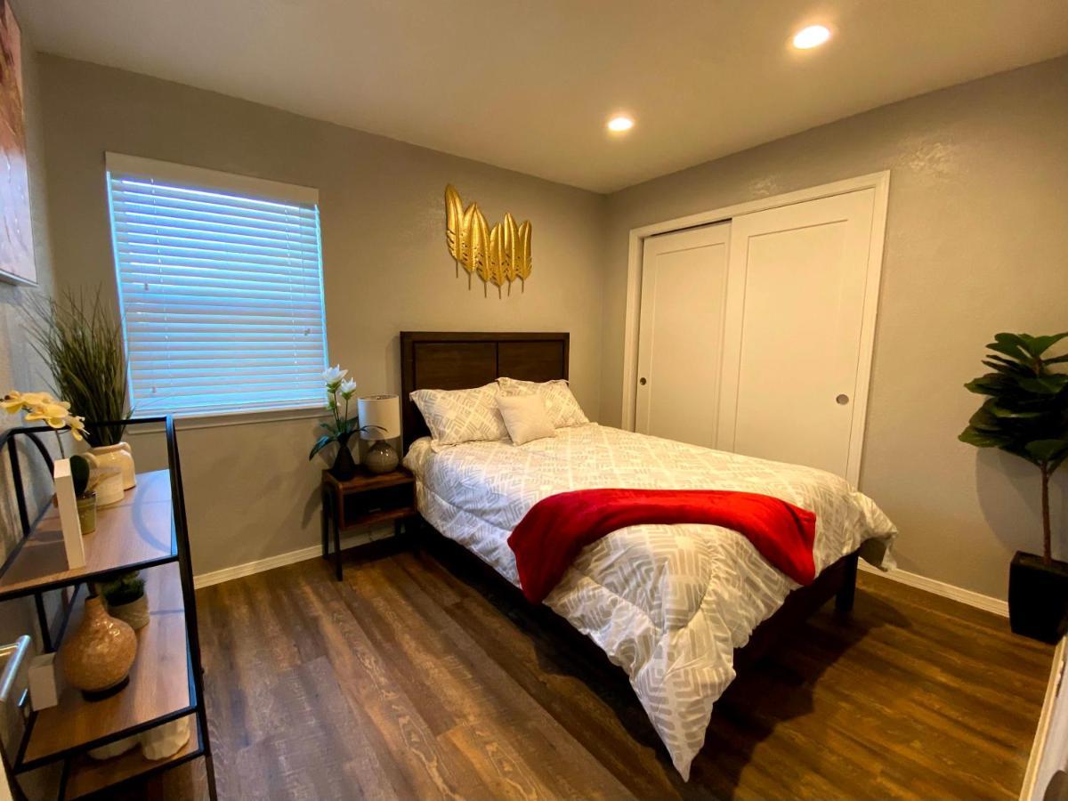 Evie'S Campus-Close 2 Bedroom Luxury Oklahoma City Exterior foto